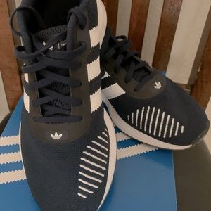Adidas Swift Run
